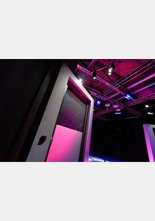 ARTEVO mit maximaler Flügelgröße von 2,80 m und mit REHAU SMART PRIVACY